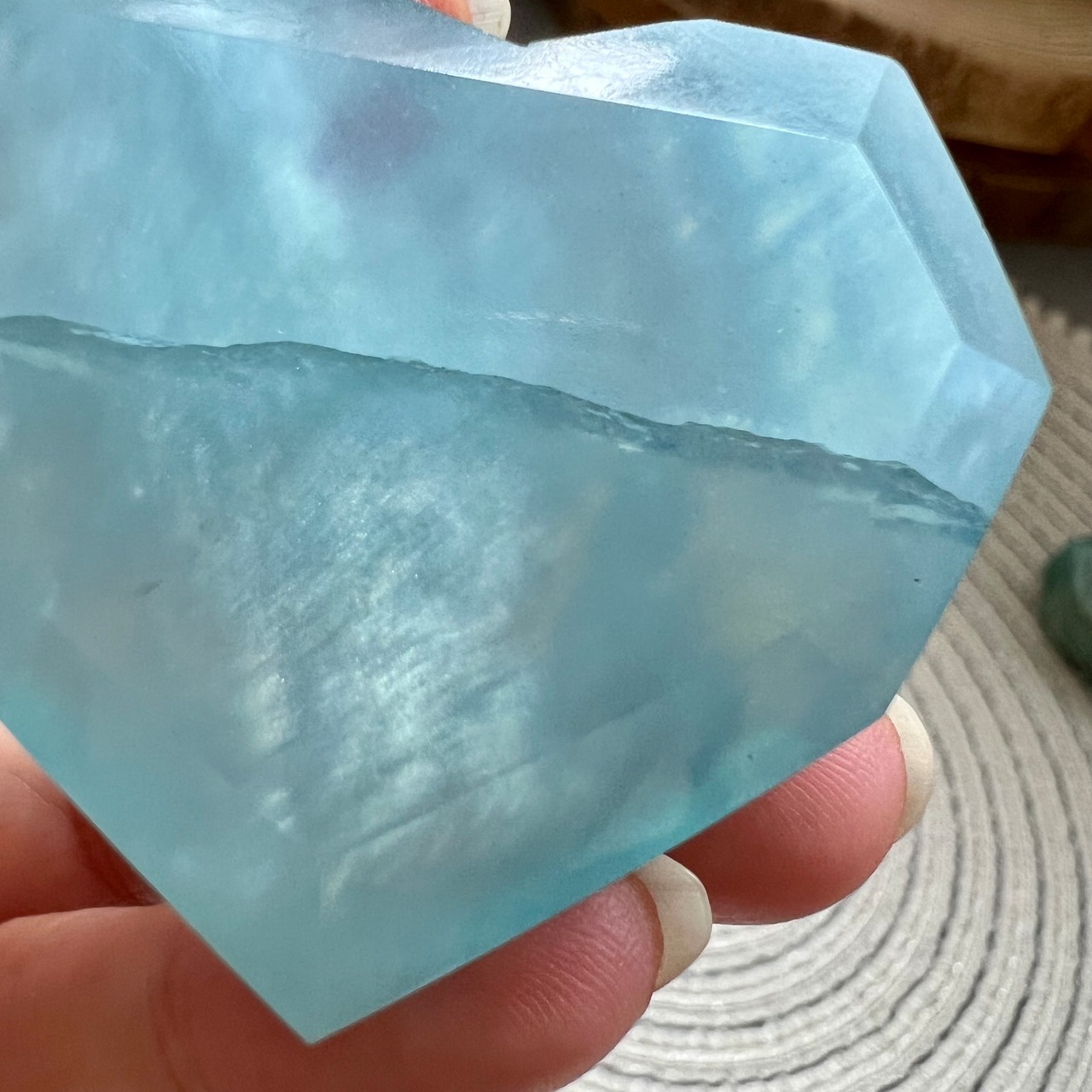 透け感とブルーが美しい*アクアマリン*ファセットハート型09*天然石インテリア*置き物