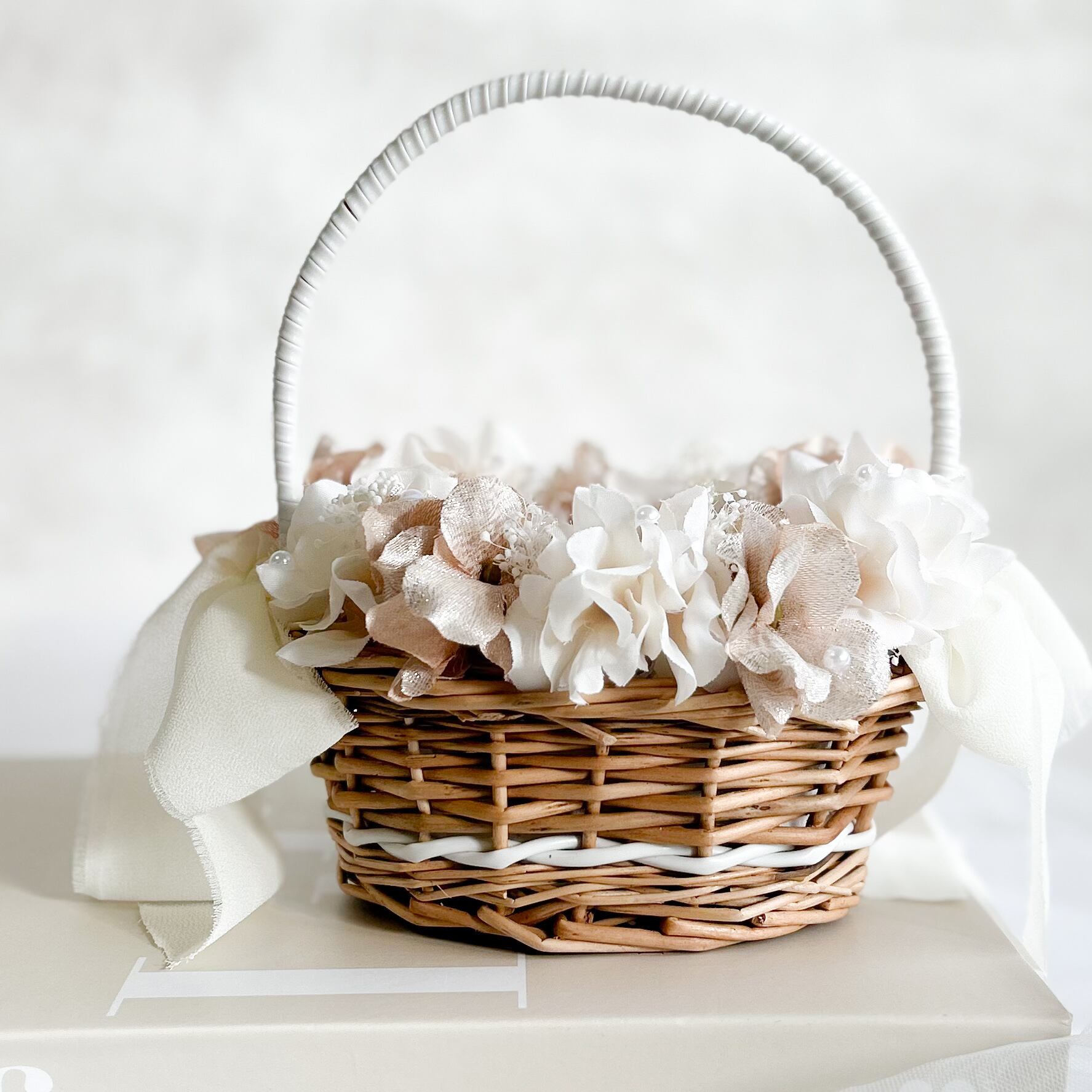 Oval P&K ring pillow