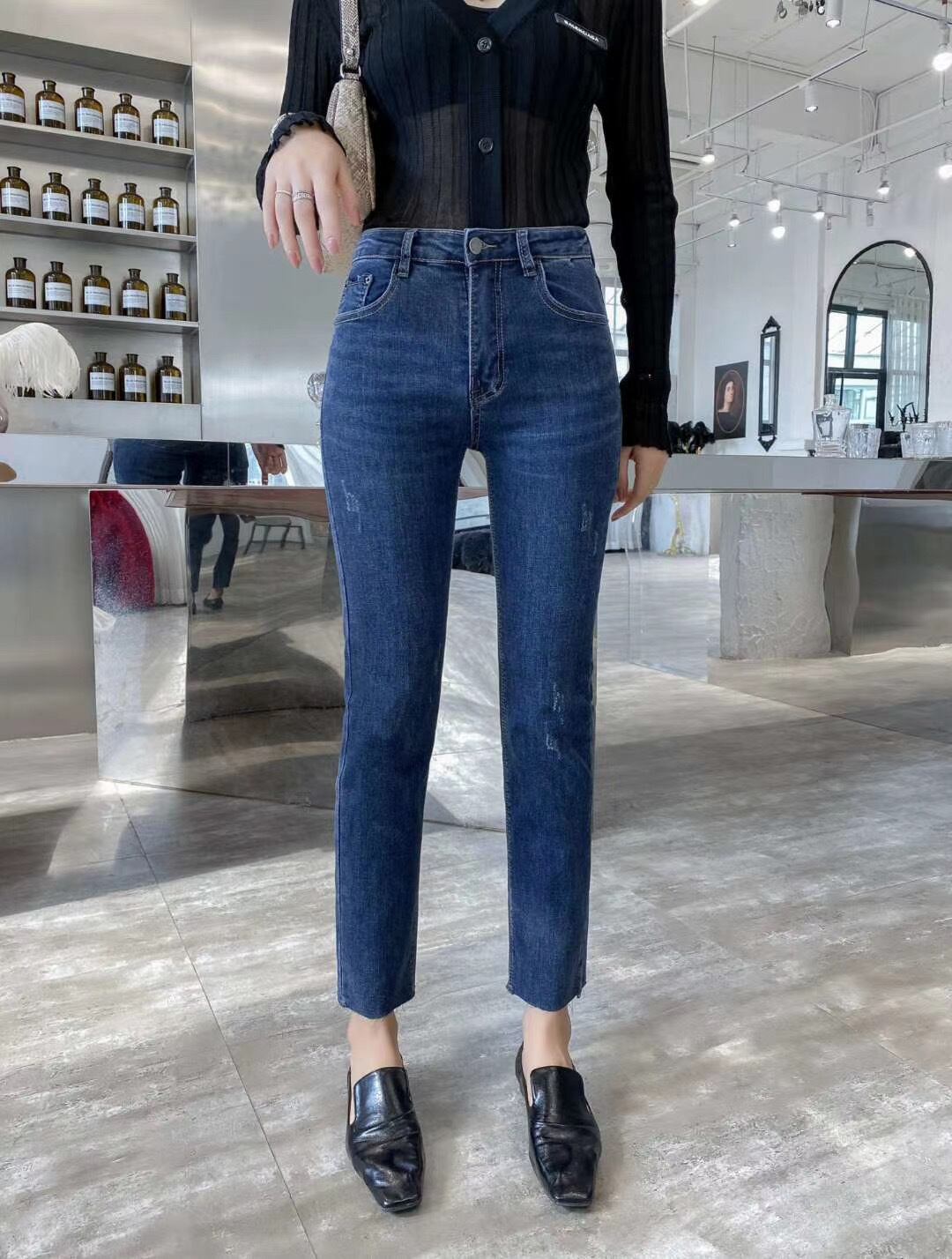 スキニーデニムパンツ