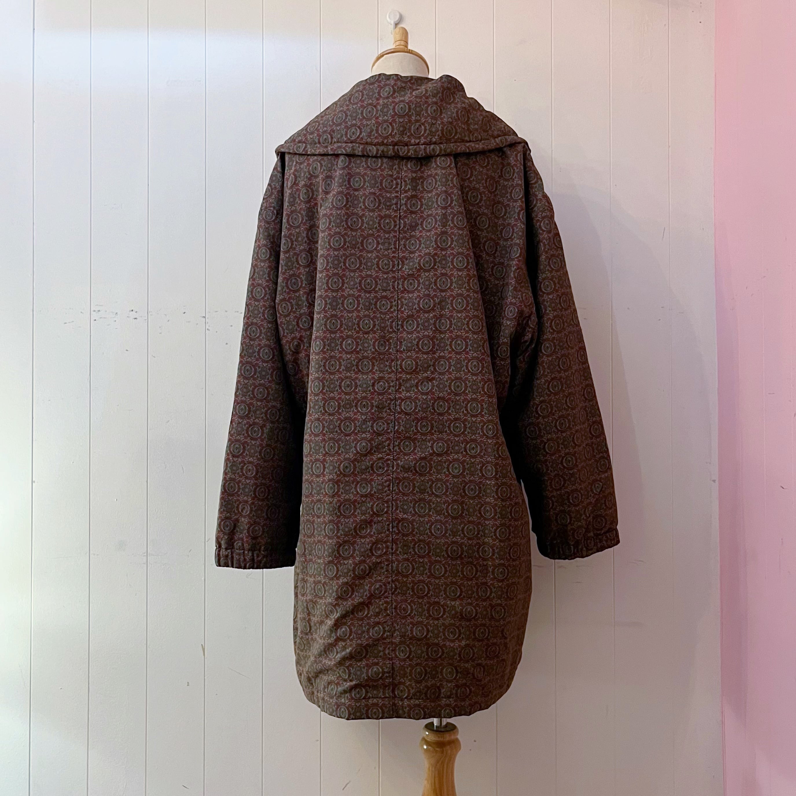 round collar geometric drawstring coat