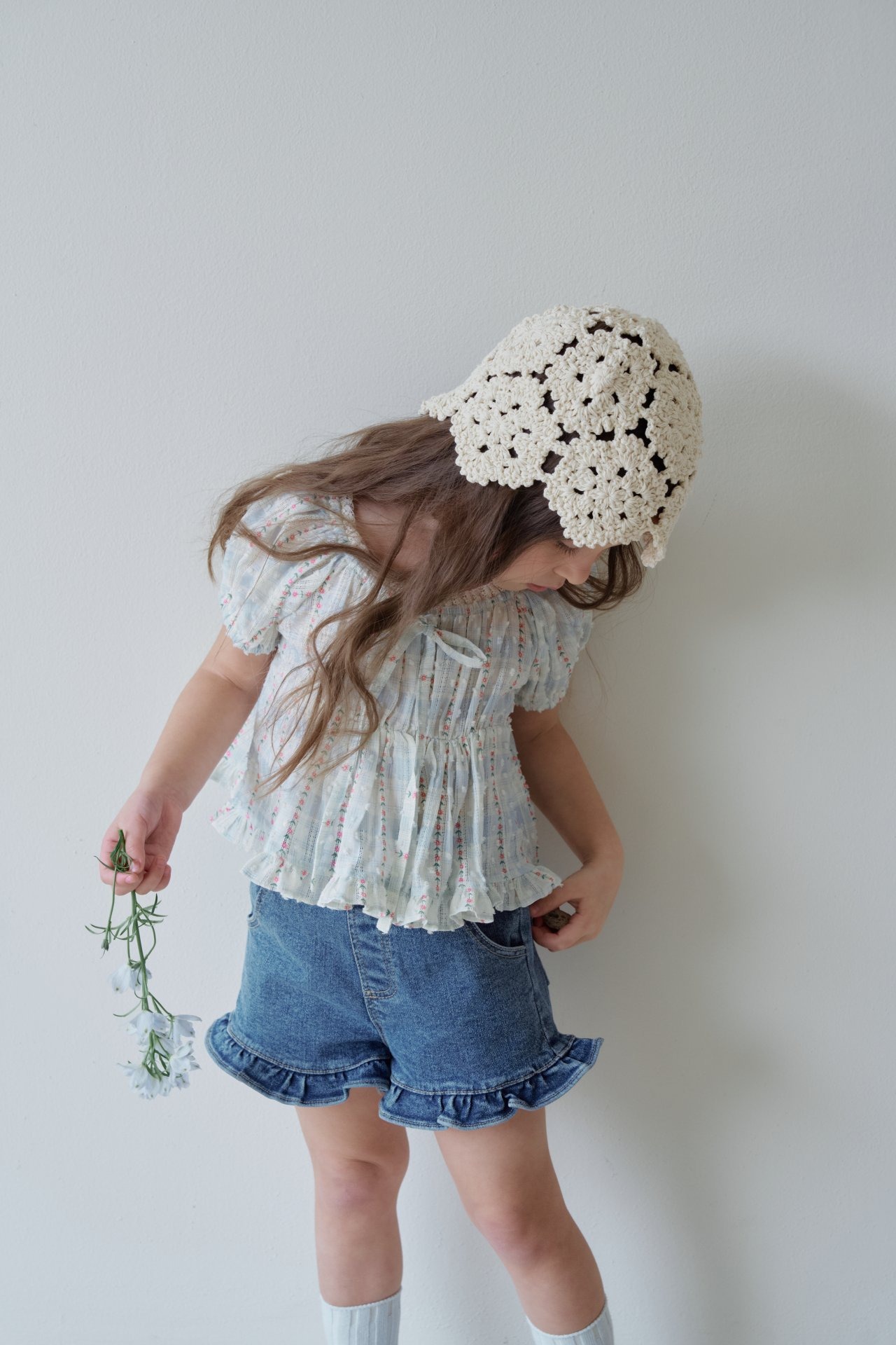 [MOMOANN] Frill Denim Shorts / [모모앤] 프릴청반바지