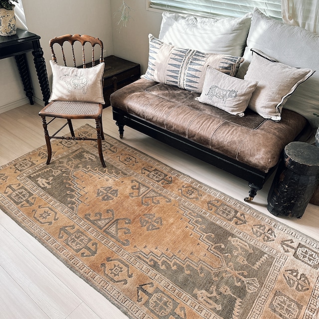 トルコ ヴィンテージラグ TR047 | ウシャク | 104cm × 219cm