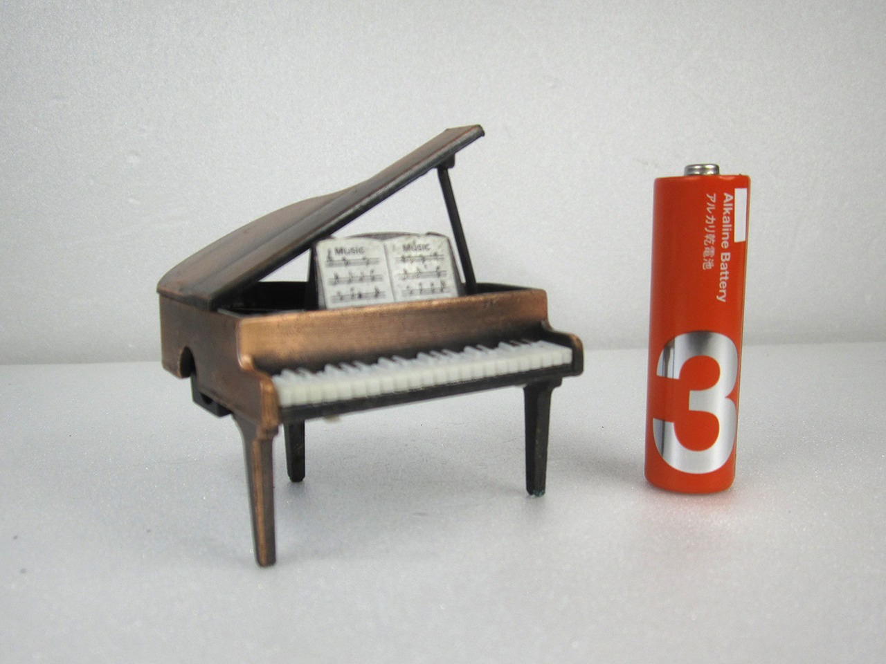 193039-16　アンティーク鉛筆削り グランドピアノ