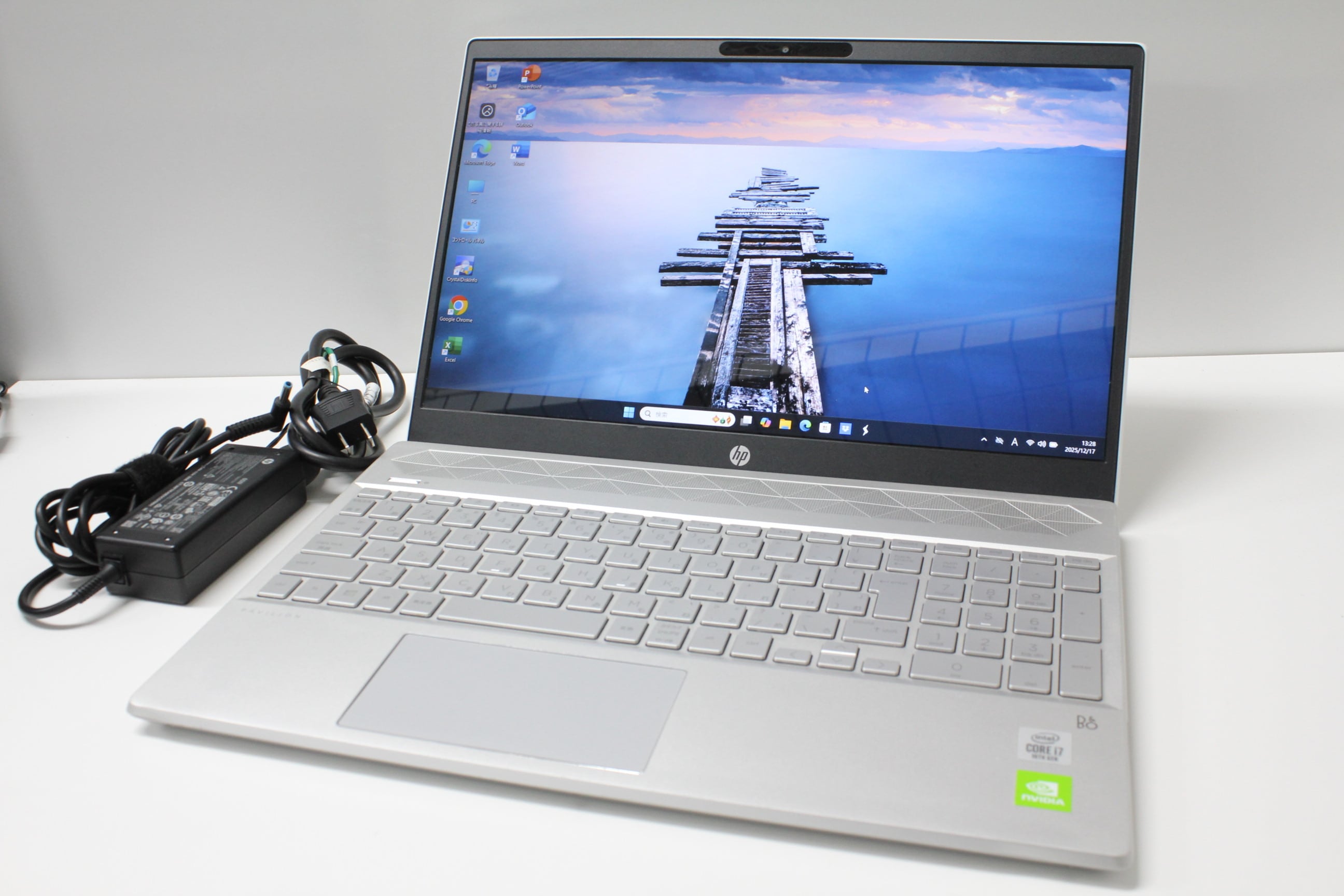 中古良品ノートパソコン 東芝 T554/45KB3D Windows11+office core i3