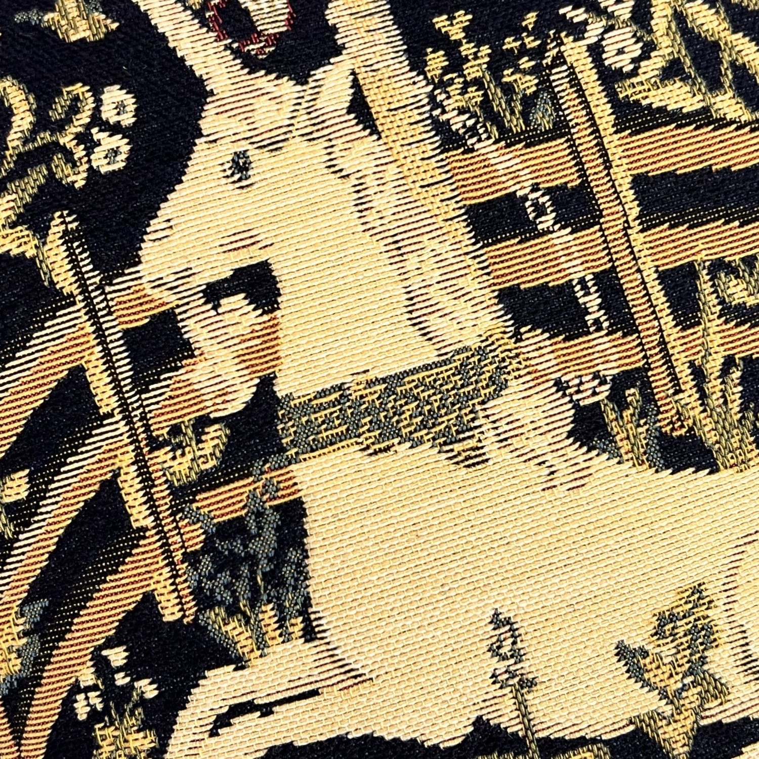 クッション・35cm】囚われのユニコーン | Place Opera Mignon