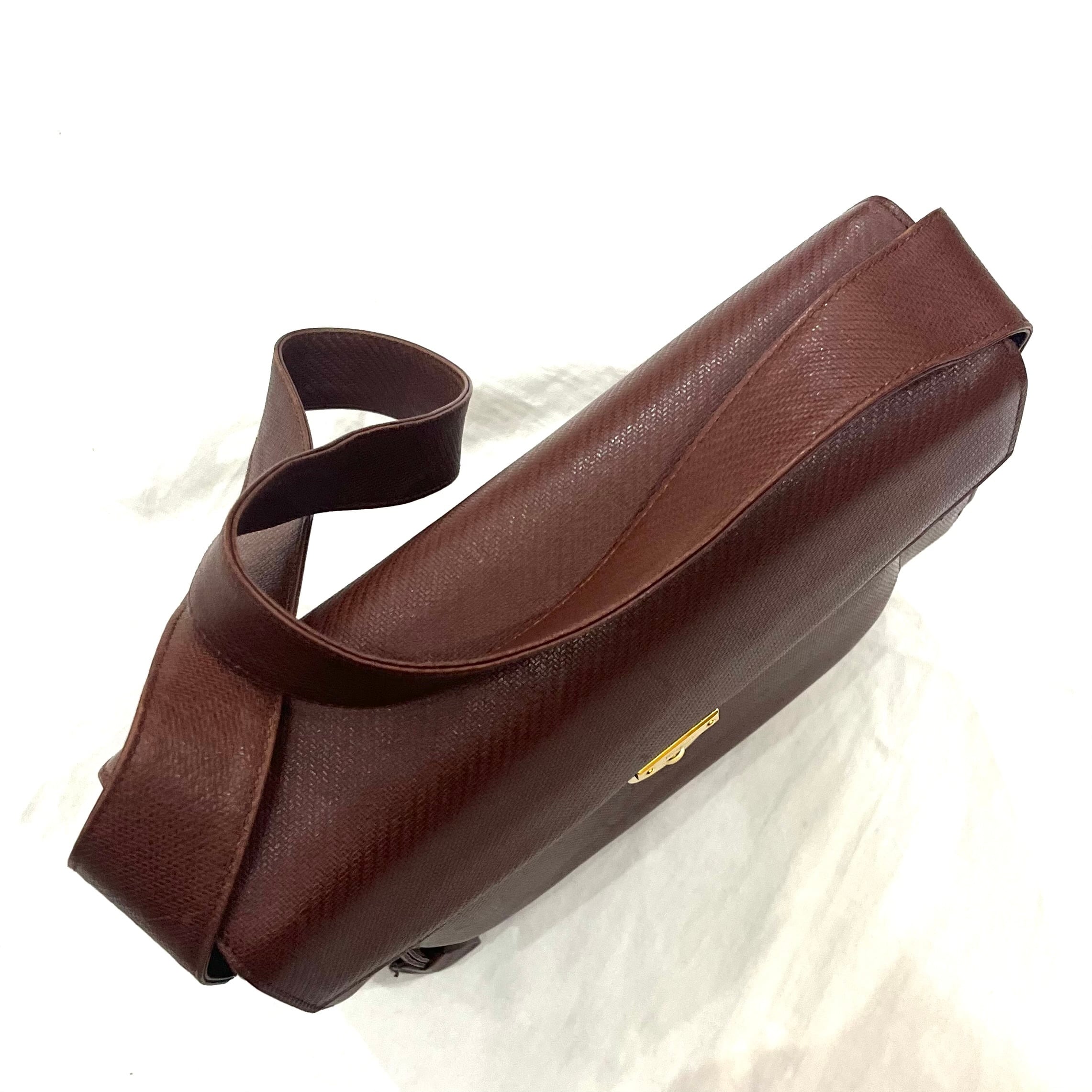 Salvatore Ferragamo】2295 上質と機能美。フェラガモ ゴールド鍵