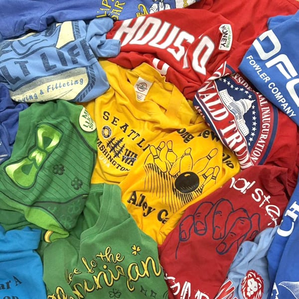 1点物◇ギルダンGILDANバックプリント赤ナンバリングTシャツ古着XL