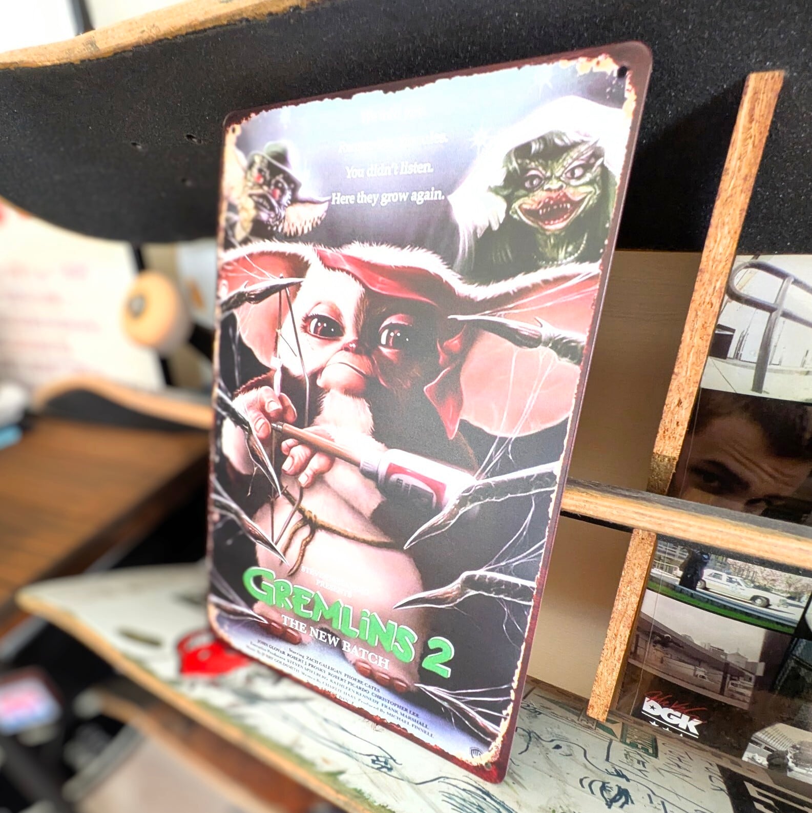 送料無料！ちょうどいいブリキ看板【 Gremlins （ グレムリン ）】ギズモ 『 Gremlins2 』 METAL SIGN / メタルサイン / ブリキ看板 / サインボード / ビンテージ加工 〚アメリカン雑貨 アメトイ〛