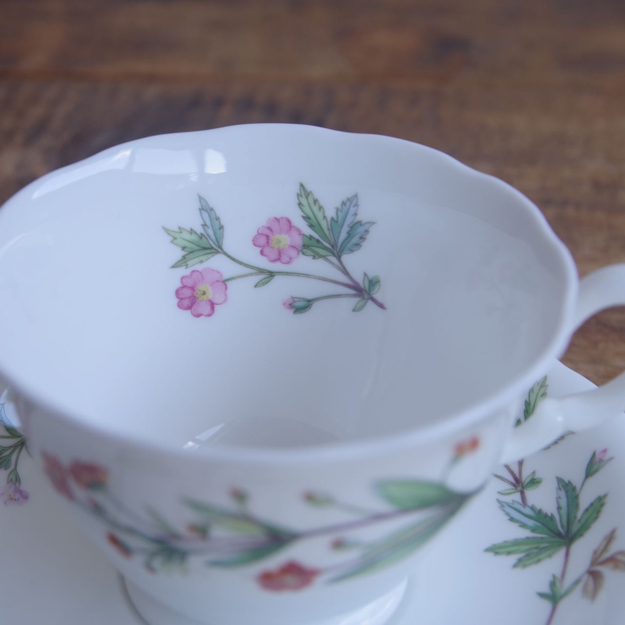 ミントン メドウ ティーカップ ソーサー Minton Meadow 花柄