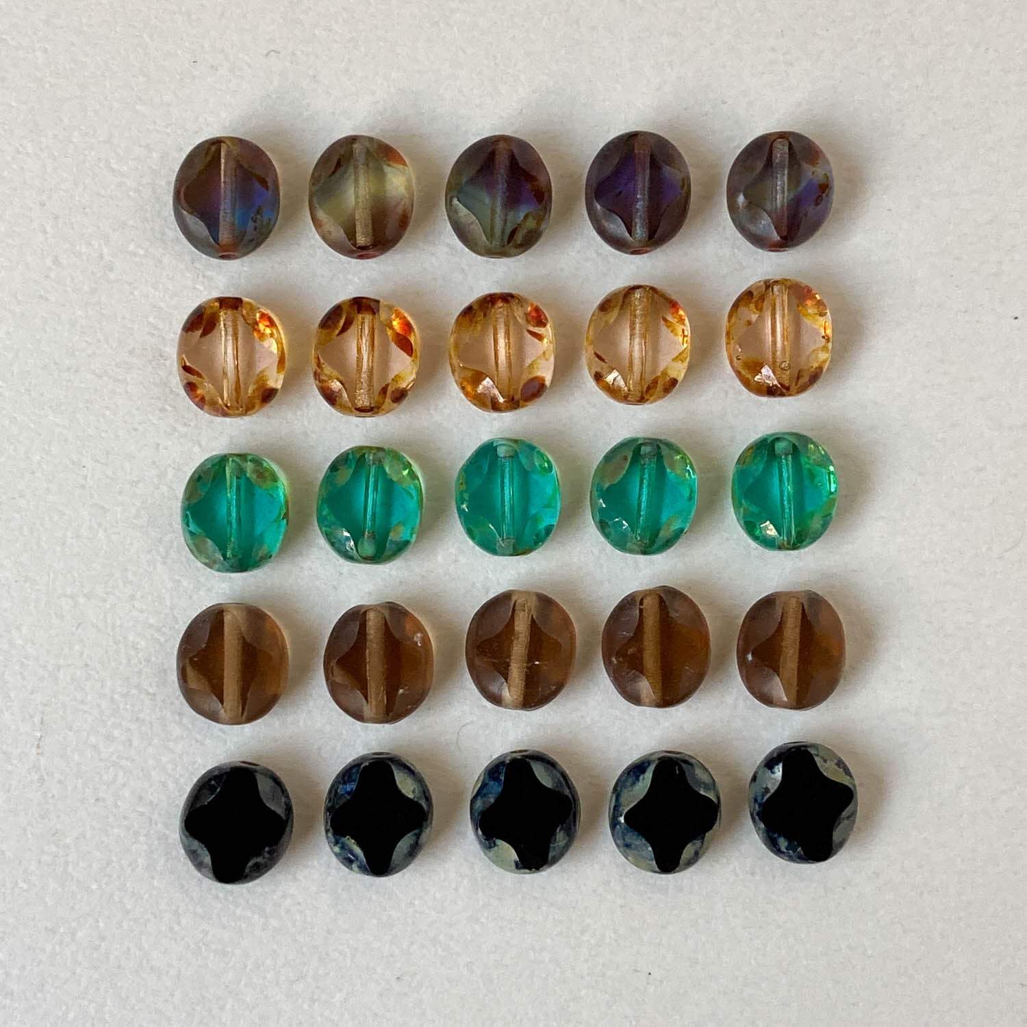 〈新色追加〉クロス模様カットチェコビーズ B(9mm)