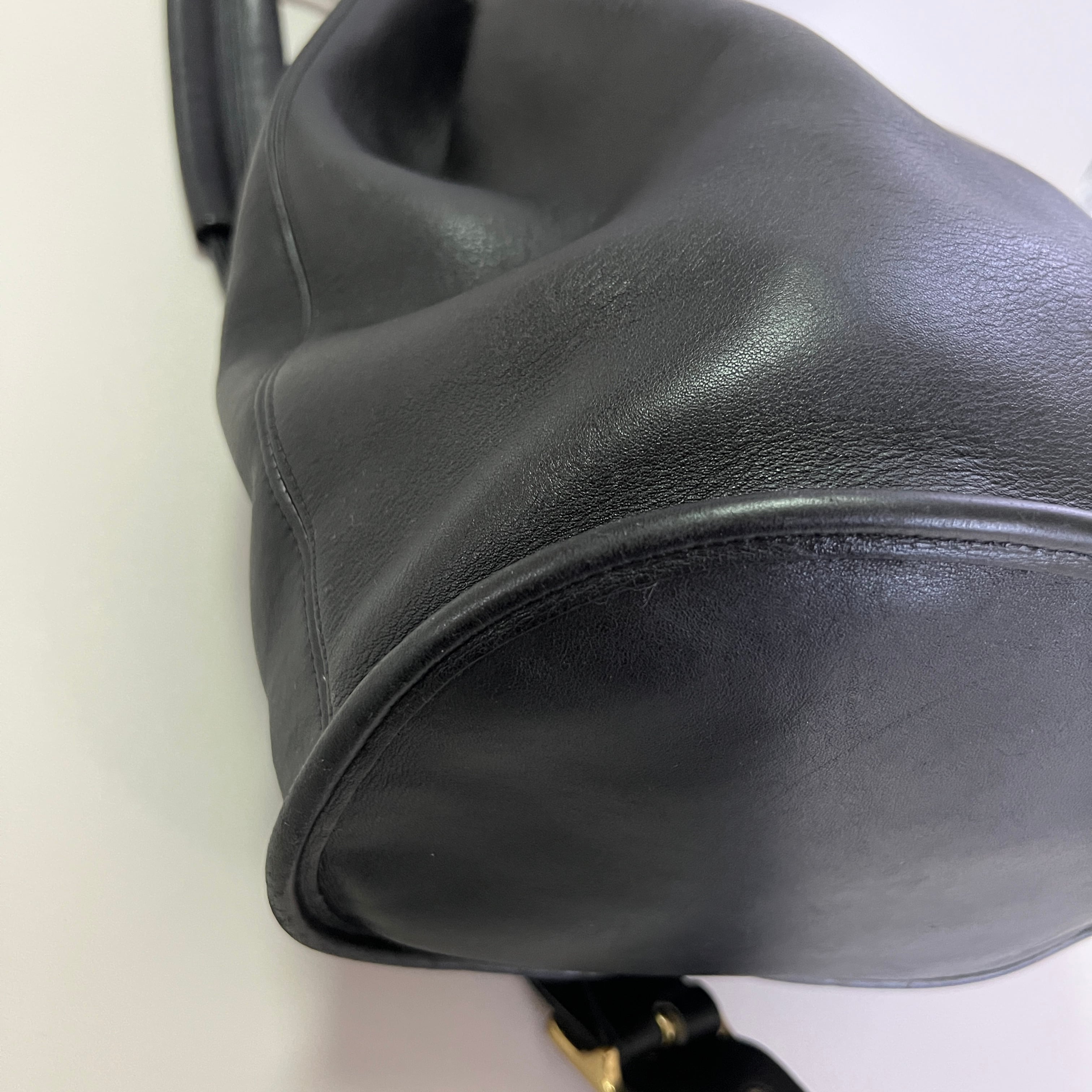 Vintage Coach #9929 THE SLING 1995 | ONE VINTAGE Vintage Coach #9929 THE SLING 1995 | ONE VINTAGE