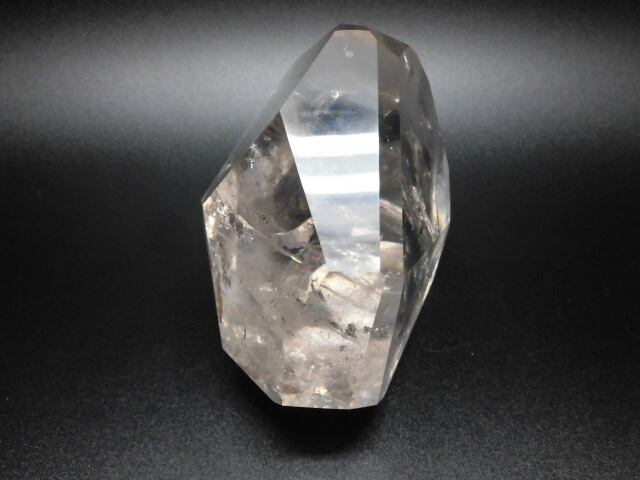 ずっしり約1.6kg 【送料無料】【高品質】ブラジル産多面カット水晶