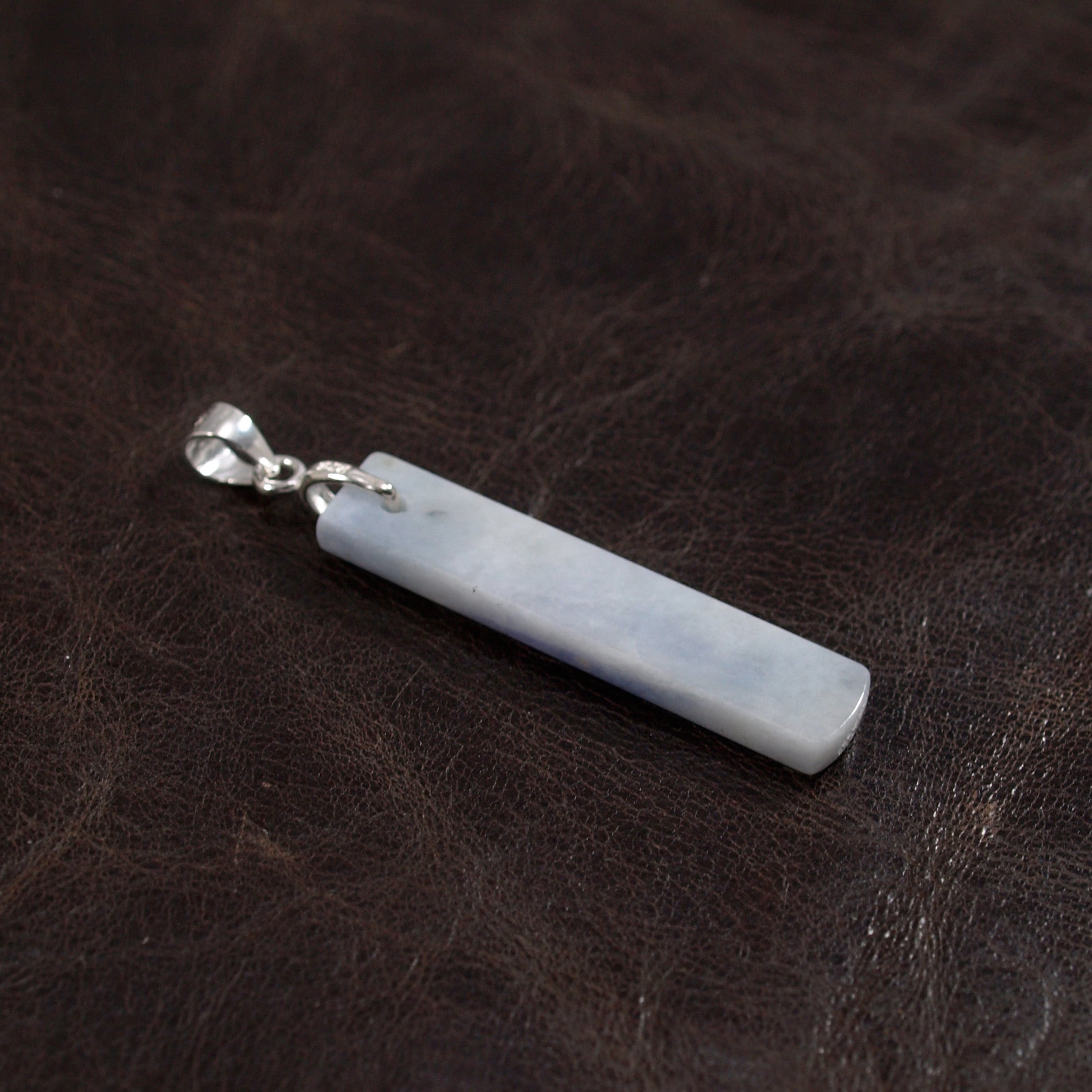 糸魚川ラベンダー翡翠 ペンダントトップ 1.6g | URUWA 工房 うるわ