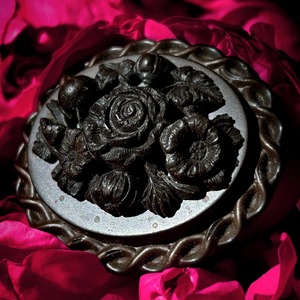 薔薇のヴィクトリアンモーニングブローチ