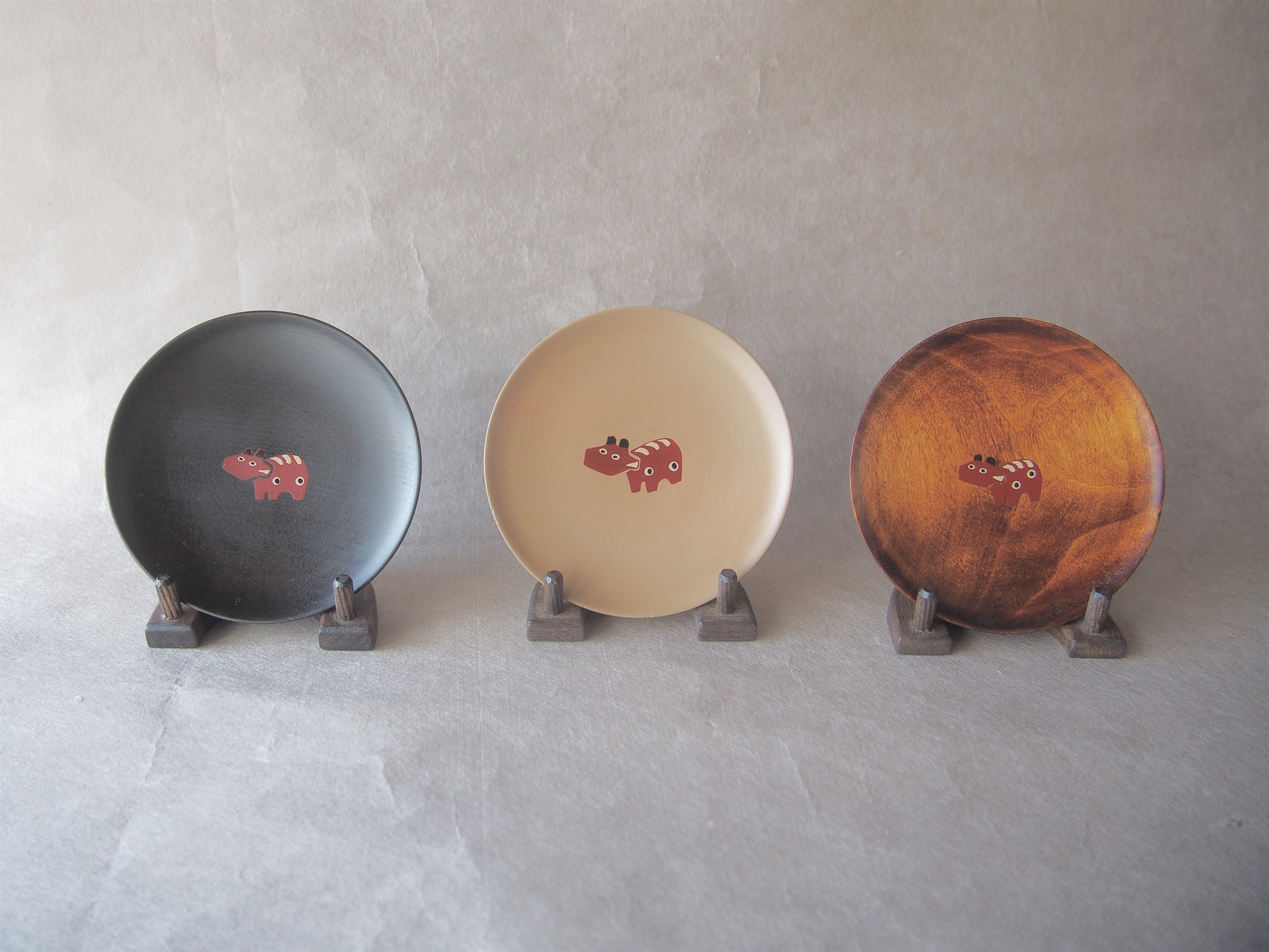 かわいいまねきねこの縁起豆皿｜会津漆器 食器｜ ほくるし堂 | TURNSの