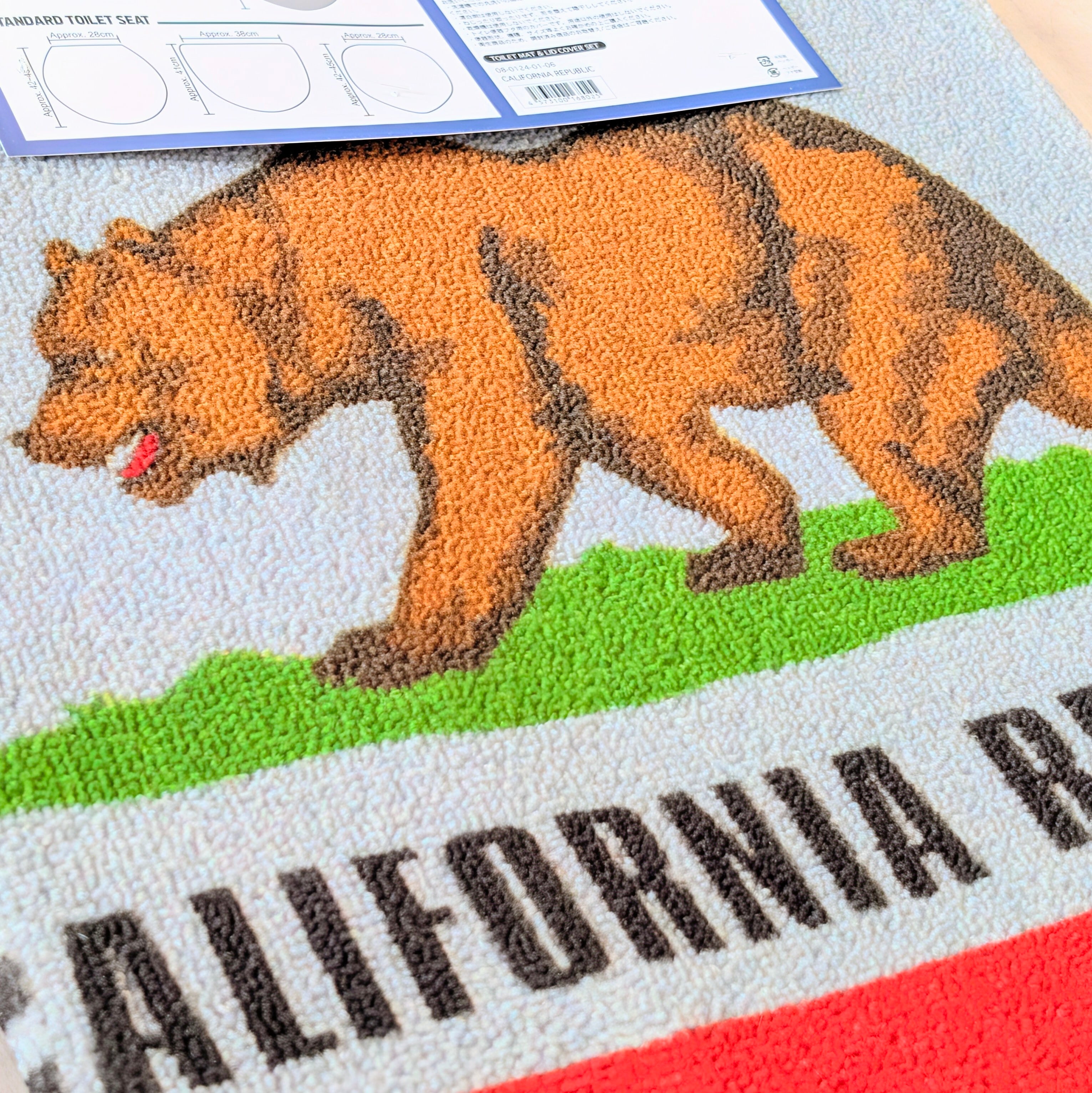 ✨️トイレもワクワクHAPPY✨️【 The State of California / カリフォルニア州旗 】TOILET MAT & LID COVER トイレマット&蓋カバー (マット裏面滑り止め加工 ) / アメリカンマット / ふかふかマット〚アメリカン雑貨 アメトイ〛