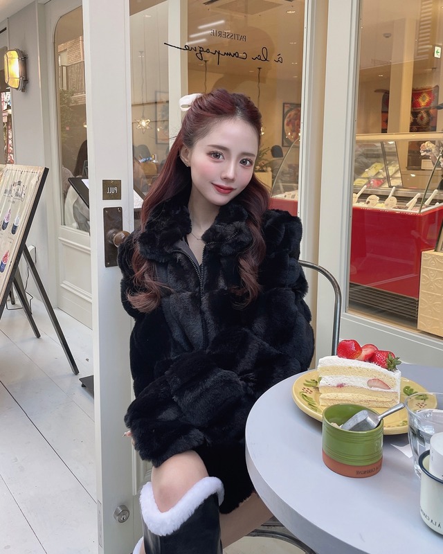 Blackもこもこファーコート