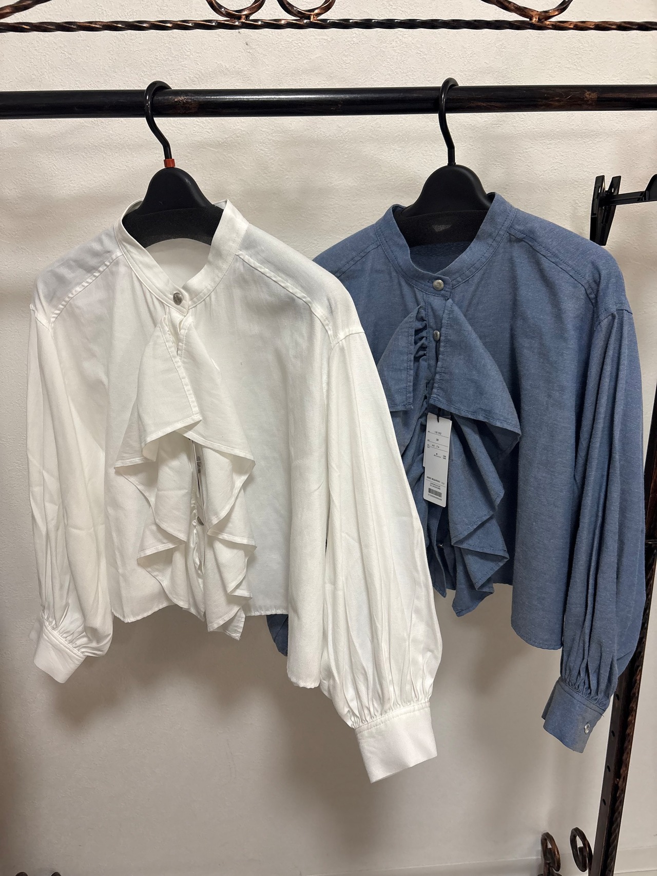 ASAKURA フリルブラウス　16102