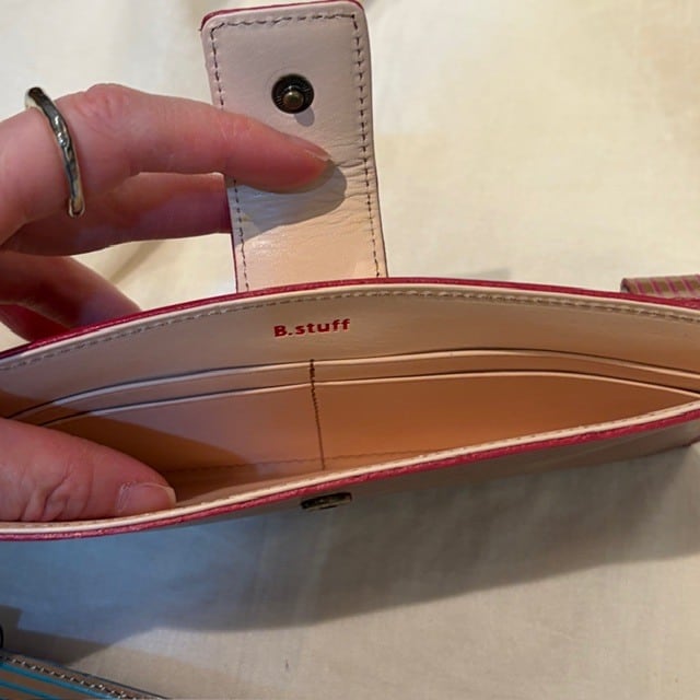B.stuff　限定新素材「レユール」薄手のお財布。