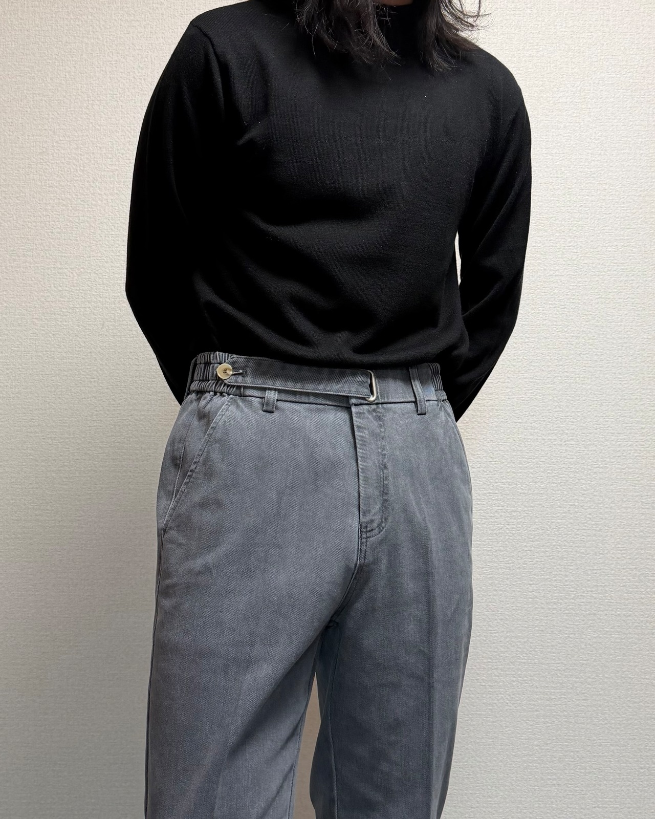 【腰高設計】ハイウエストストレッチテーパードパンツ