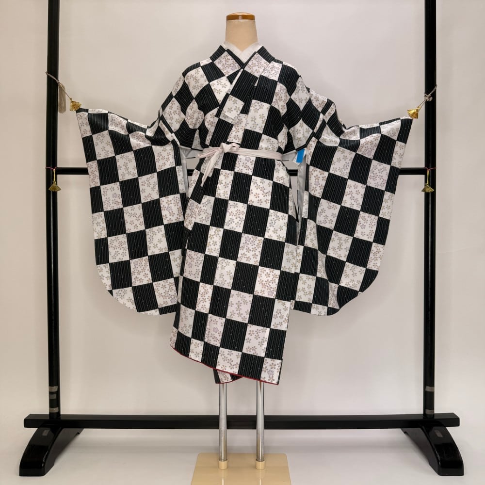 二尺袖 単品 卒業式着物 白 裄68cm Lサイズ 袴用着物 化繊 中古 5830
