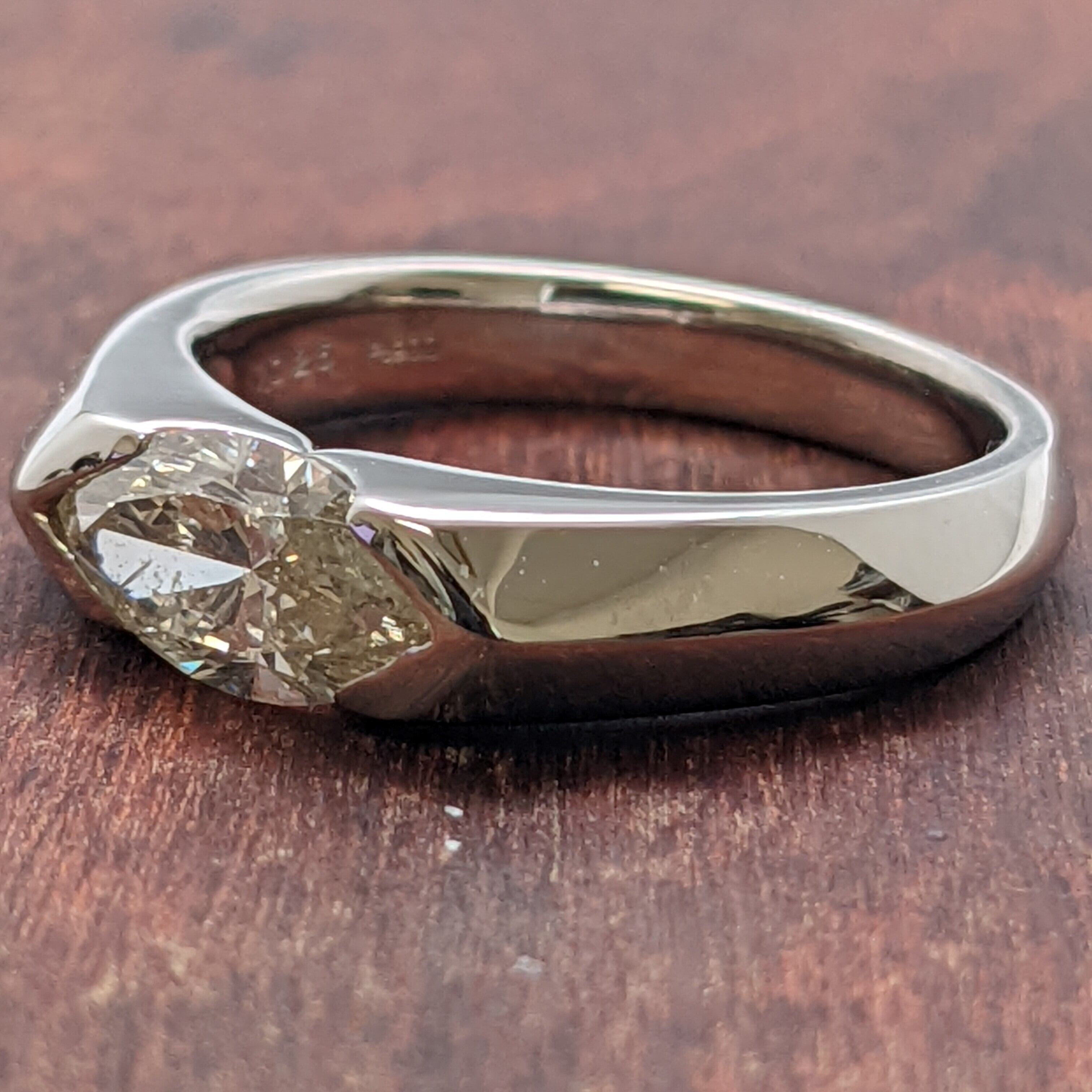 プラチナ マーキスカットダイヤモンドリング - リング(指輪)