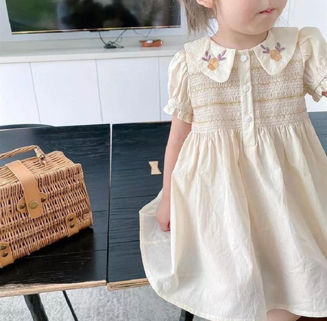 刺繍カラーワンピース》》》》ワンピース ドレス ホワイト 海外子供服 キッズ パフスリーブ ナチュラル ワントーン ヴィンテージ フォト