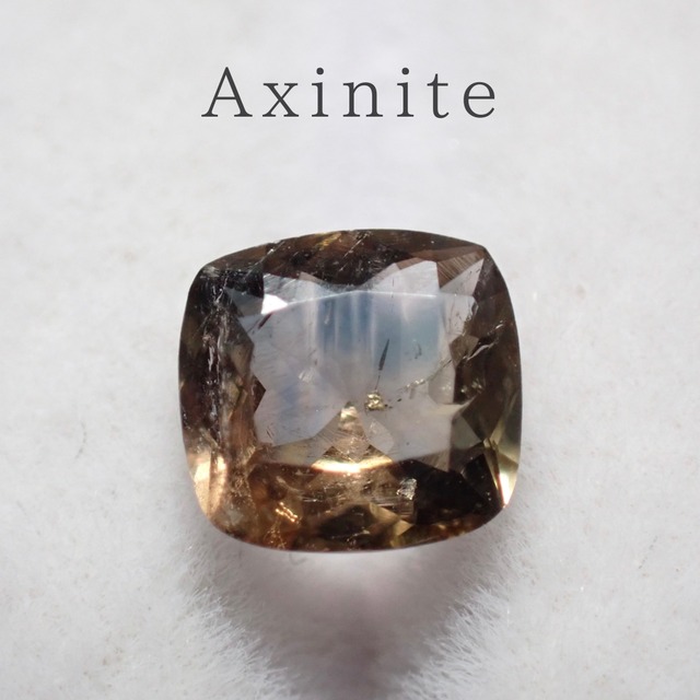 ブルーティントアキシナイト【1469】