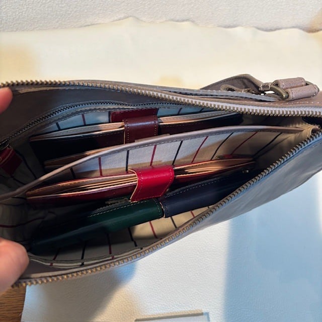 B.stuff　ナイロンコンビショルダーバッグ(ピジョン)