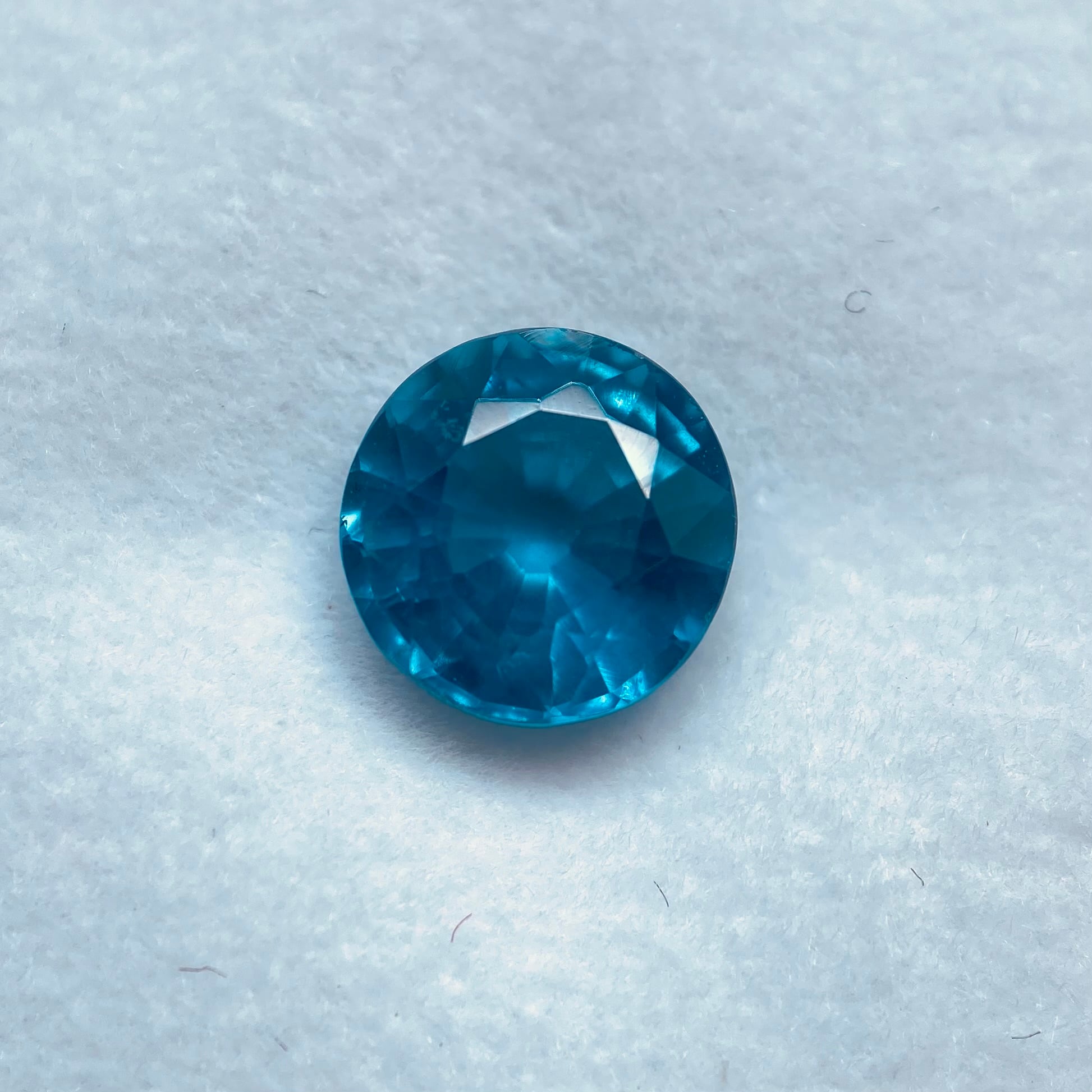 オーシャンブルーのカイヤナイト