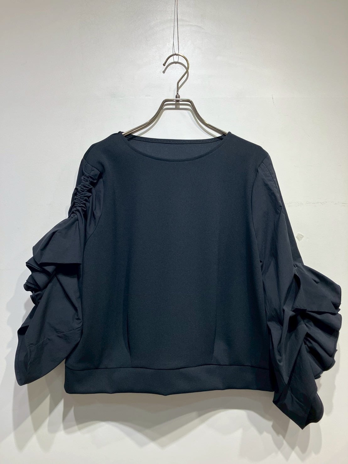 MARECHAL TERRE ラッフルスリーブトップス