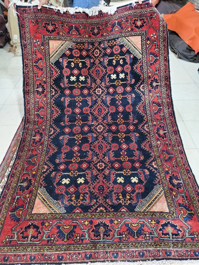絨毯クエスト48【No.72】 ※現在、こちらの商品はイランに置いてあります。ご希望の方は先ずは在庫のご確認をお願いします。