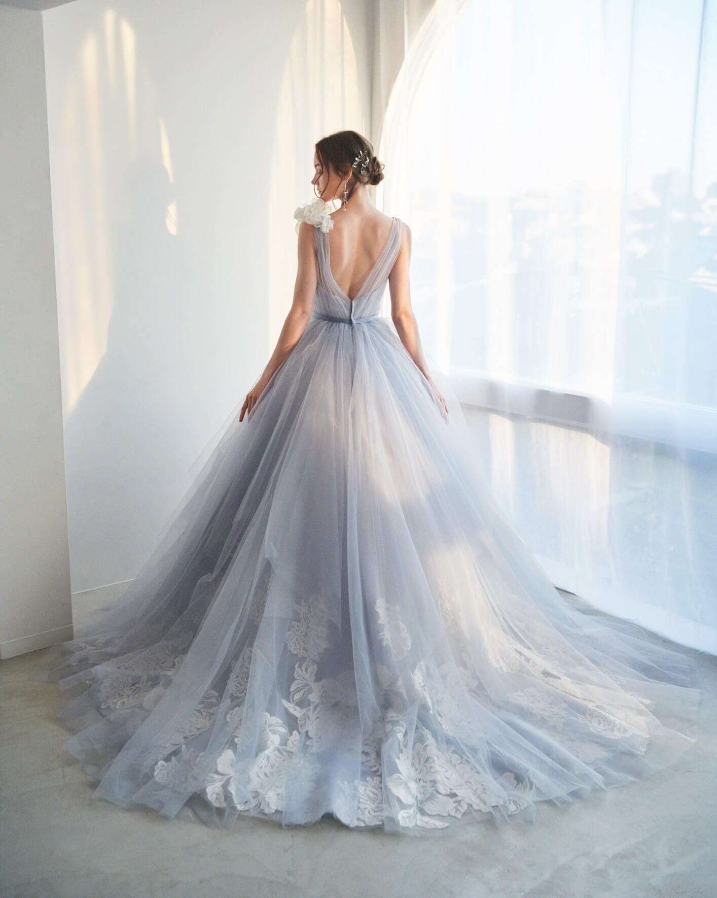 カラードレス 爽やかで優しいブルー オンショルダードレス Vネック  