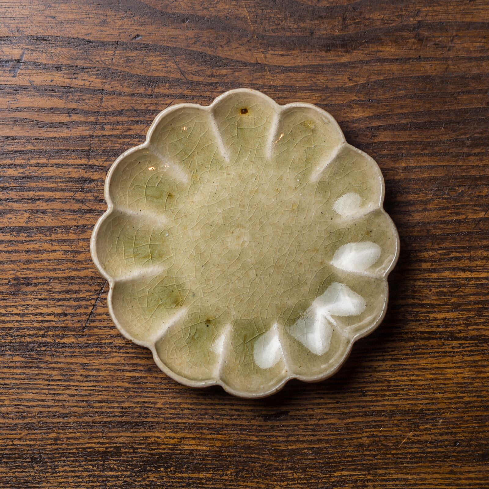 灰釉 輪花皿  小(銘々皿・小皿・醤油皿)/阿部 恵里