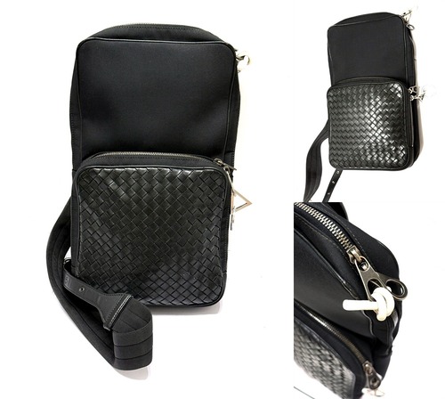BOTTEGA VENETA ボッテガヴェネタ　イントレチャートレザー スリング バッグ　ボディバッグ　トライアングルチャーム　黒