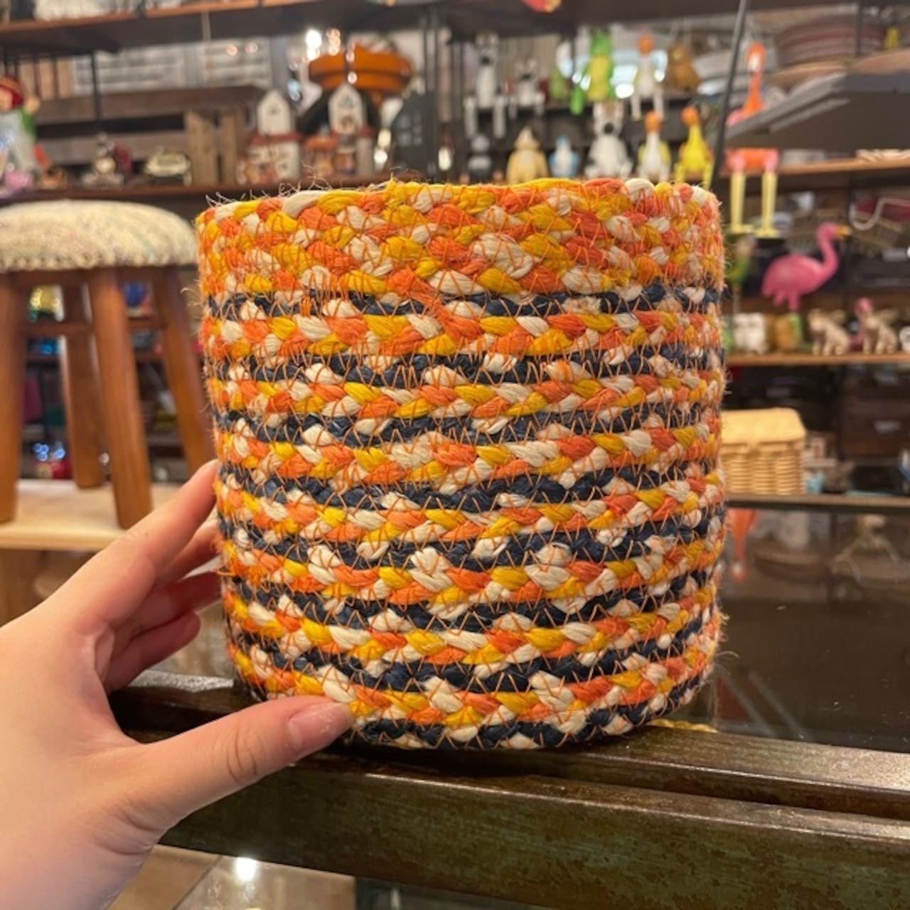 Bangladesh basket cylinder colorful M / バングラデシュ バスケットシリンダー カラフル M ジュート ハンドメイド 収納カゴ 小物入れ リビング インテリア雑貨 編みかご 手編み ギフト プレゼント かわいい