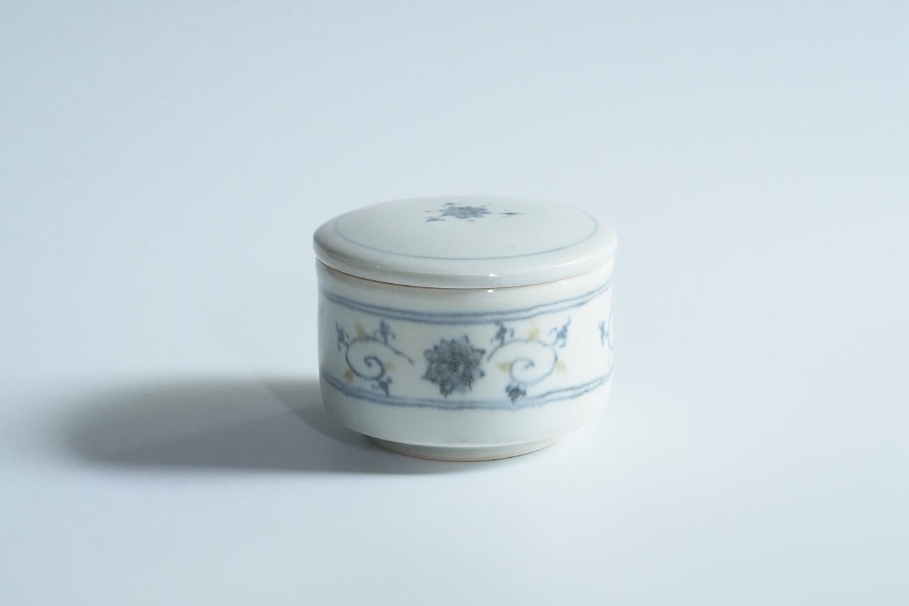 安南ルリ花更紗唐草蓋物 村山朋子