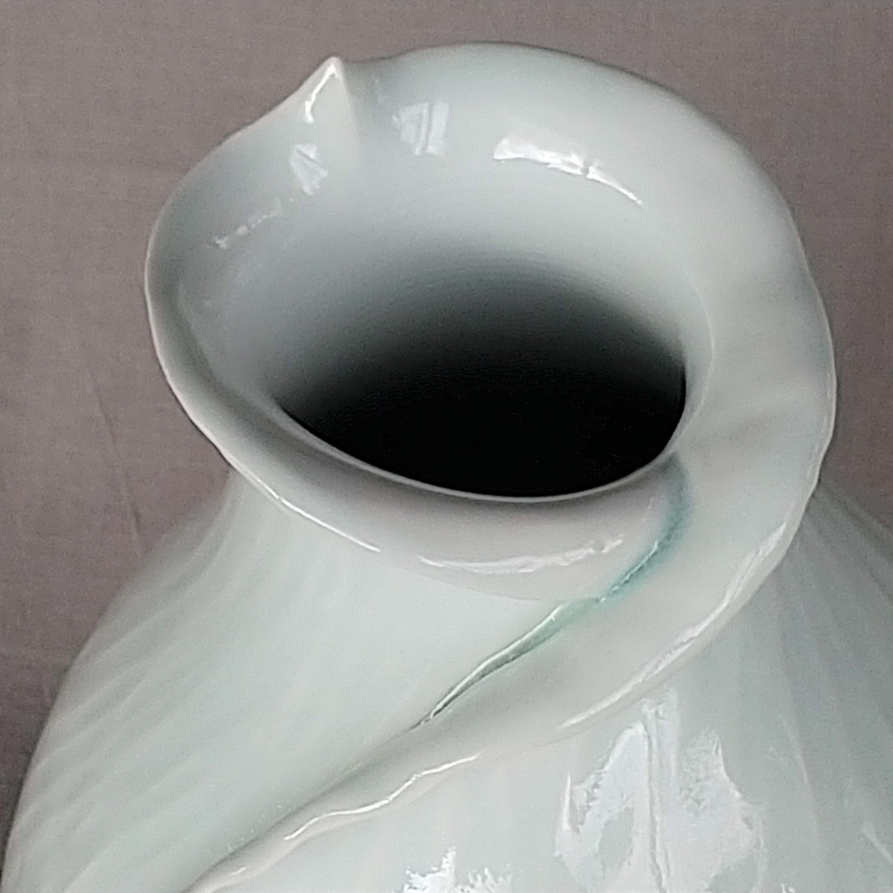 秀島窯作 白磁 花瓶 蕾 | 有田焼作家の作品が買えるお店 ギャラリー器楽
