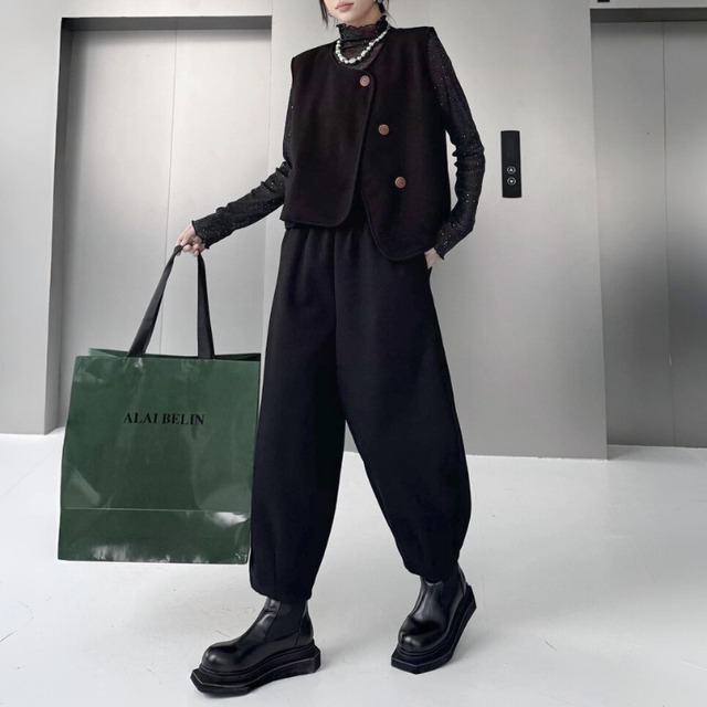 Round button vest setup C1341