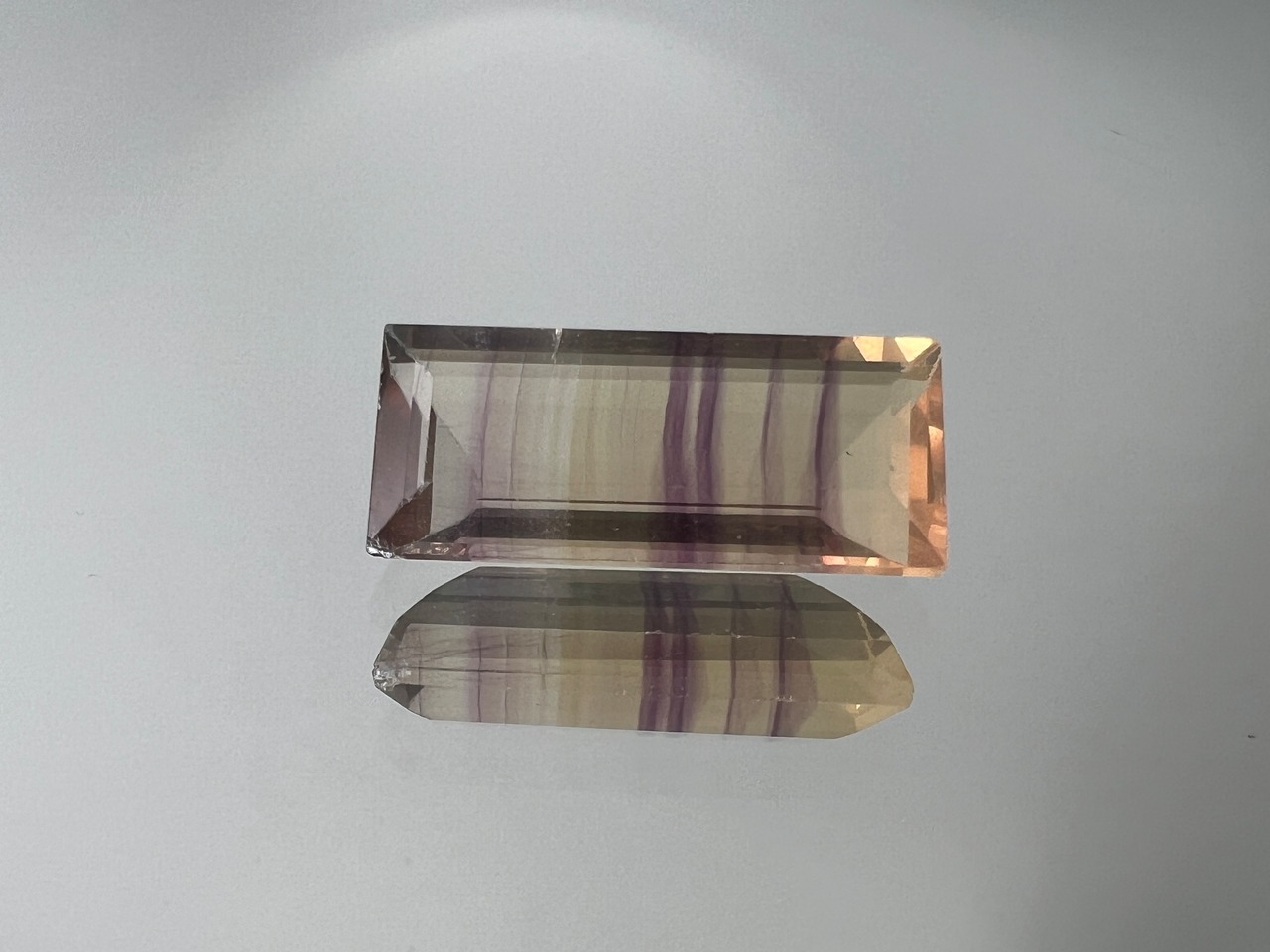 バイカラーフローライト　7.56ct　[C13‐30]