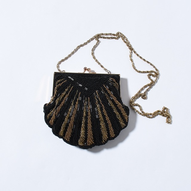 BEADED POCHETTE BAG WITH CHAIN