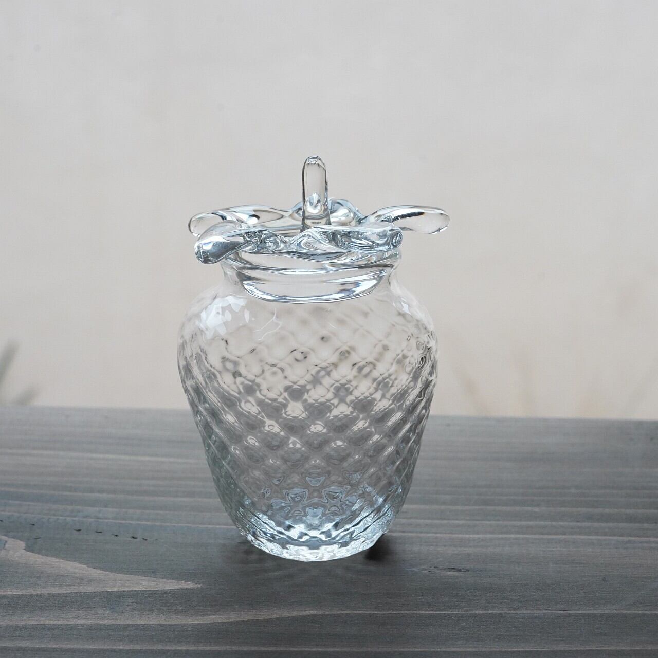 【真野美千代】いちご 蓋物透明 8-B