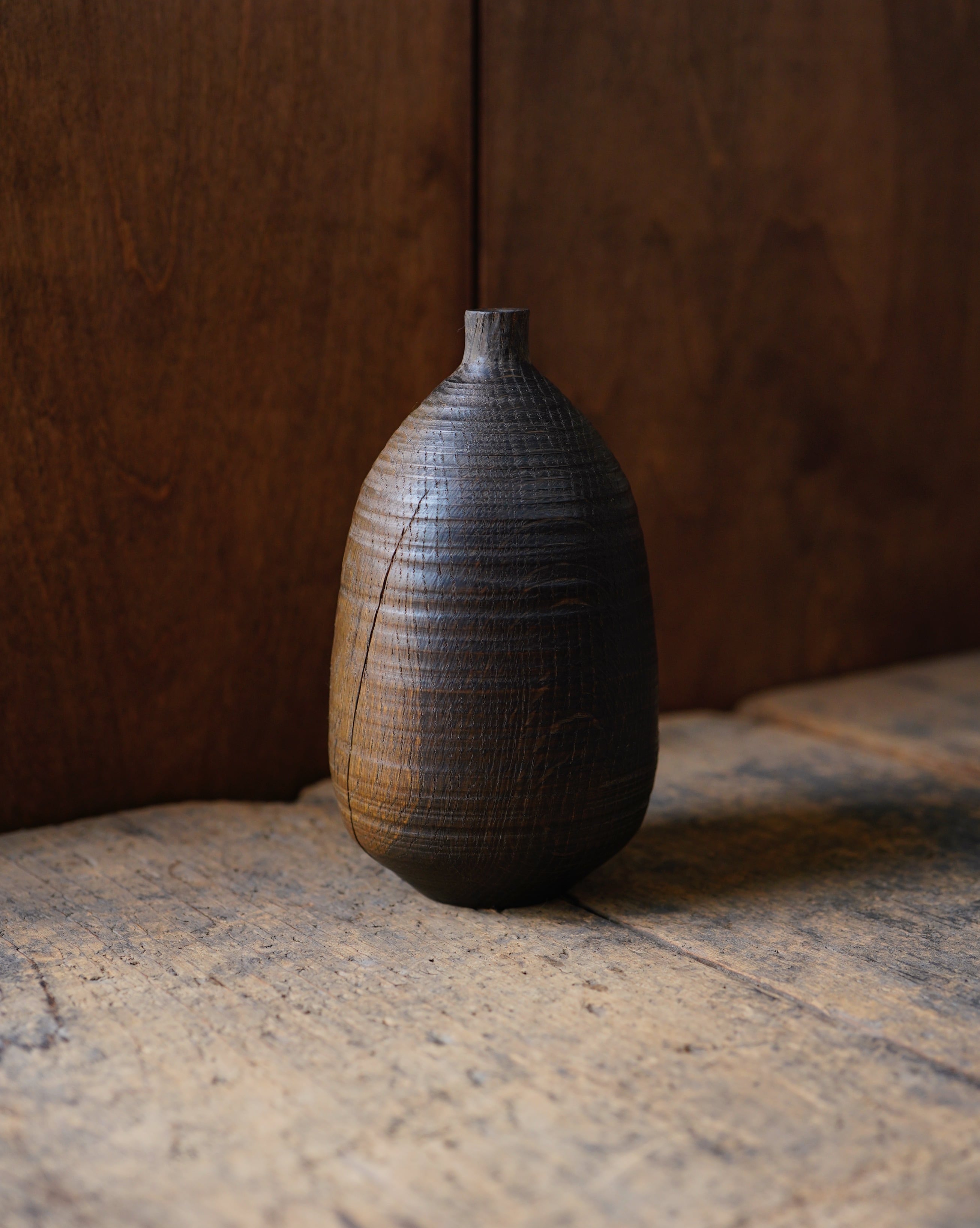 花器 ナラ -鉄媒染ガラス塗装仕上げ- / 駒田雄蔵 | hitsujitoyagi