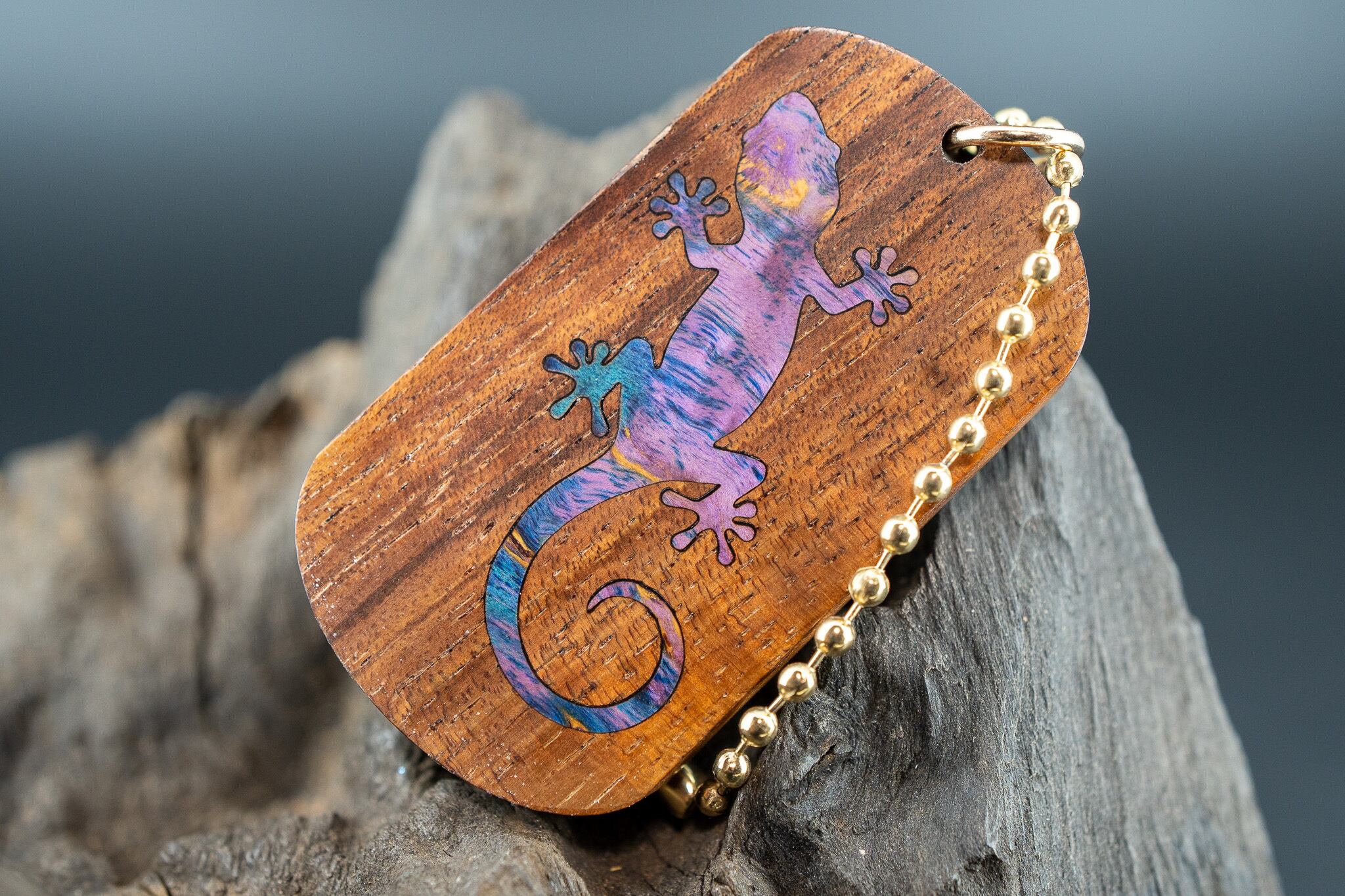 ※【王族の愛した銘木】 ハワイアンコア ドッグタグ 象嵌 木登りトカゲ