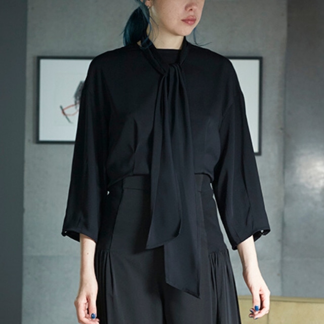 BLOUSE - BLACK 