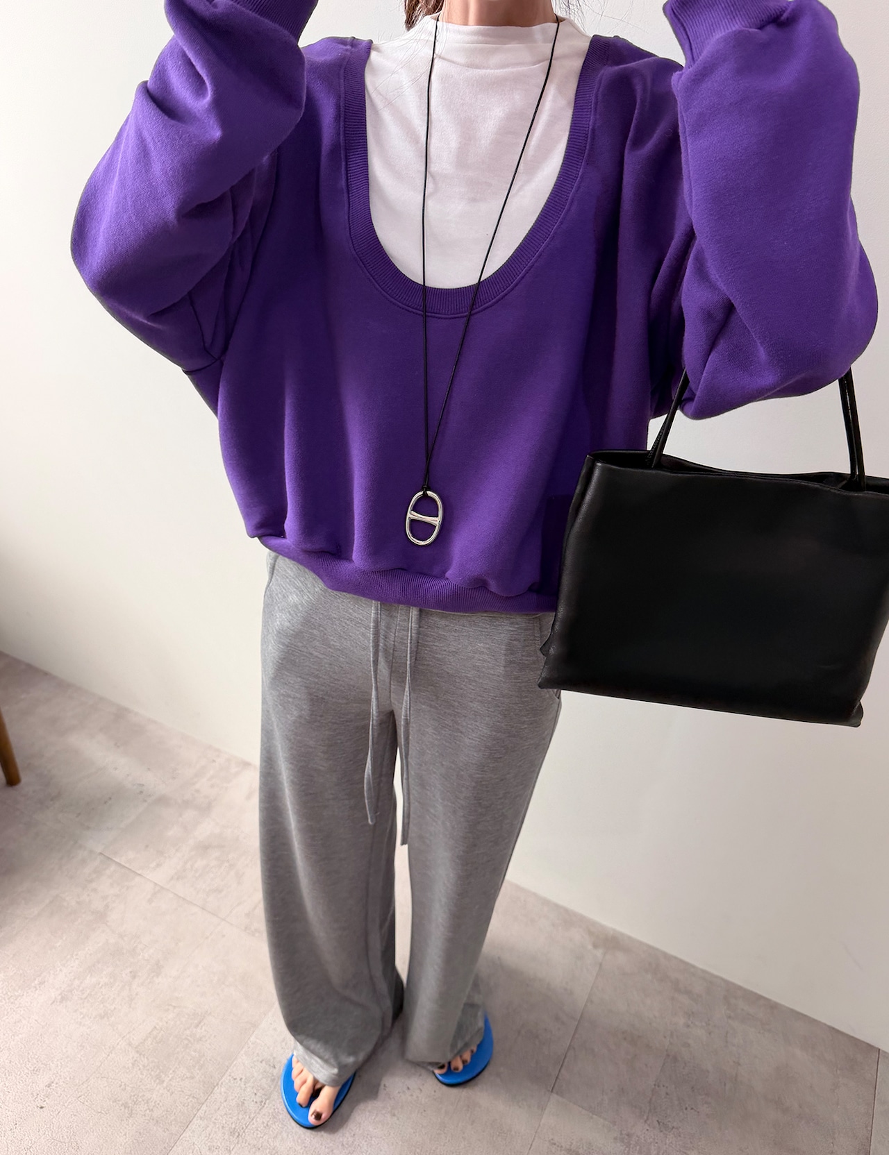 【新作5%OFF・3日間】Deep U-neck Sweat_3colors