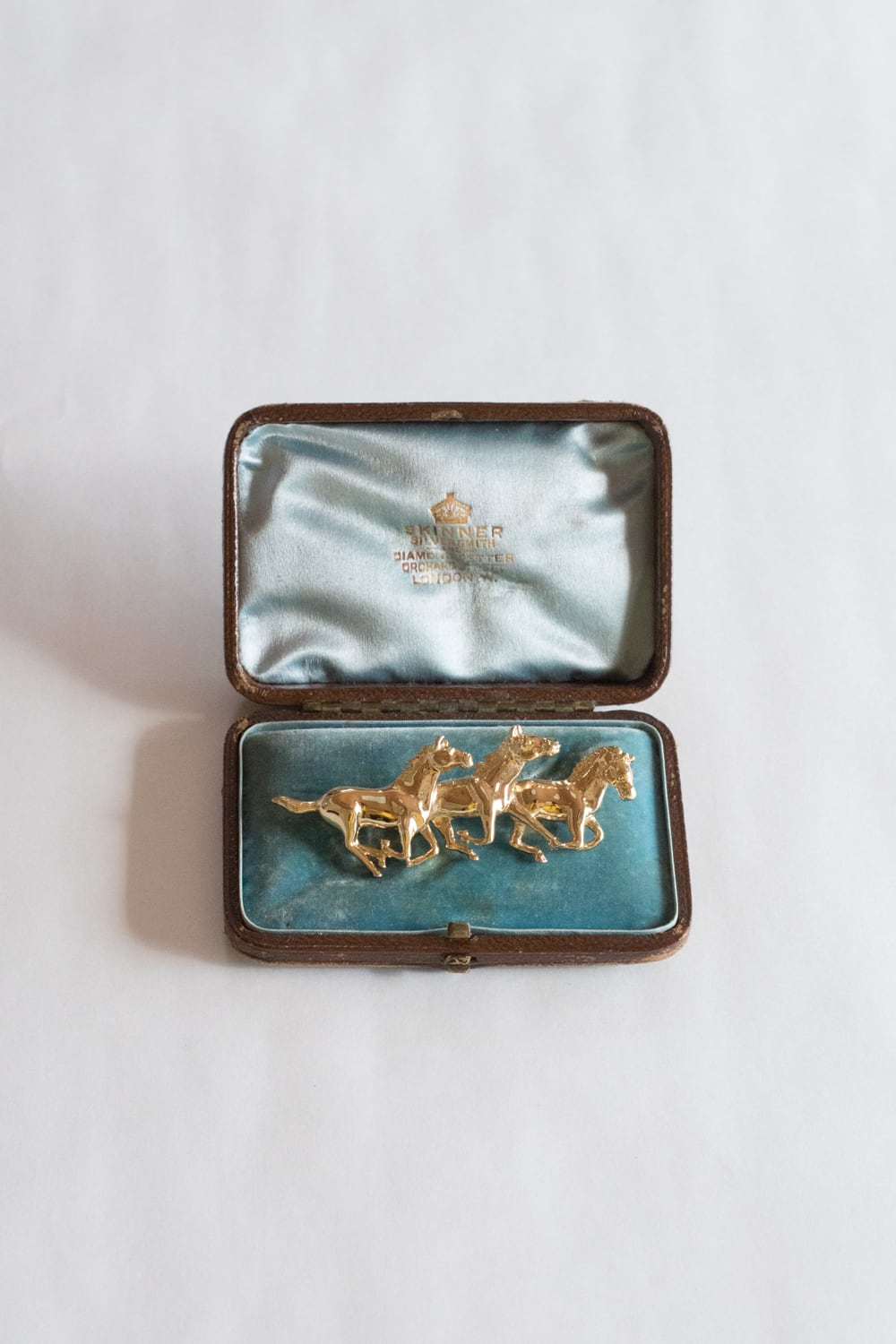 Run Rabbit Run Vintage】BJ Beatrix 3 horses brooch | ACCIDENT