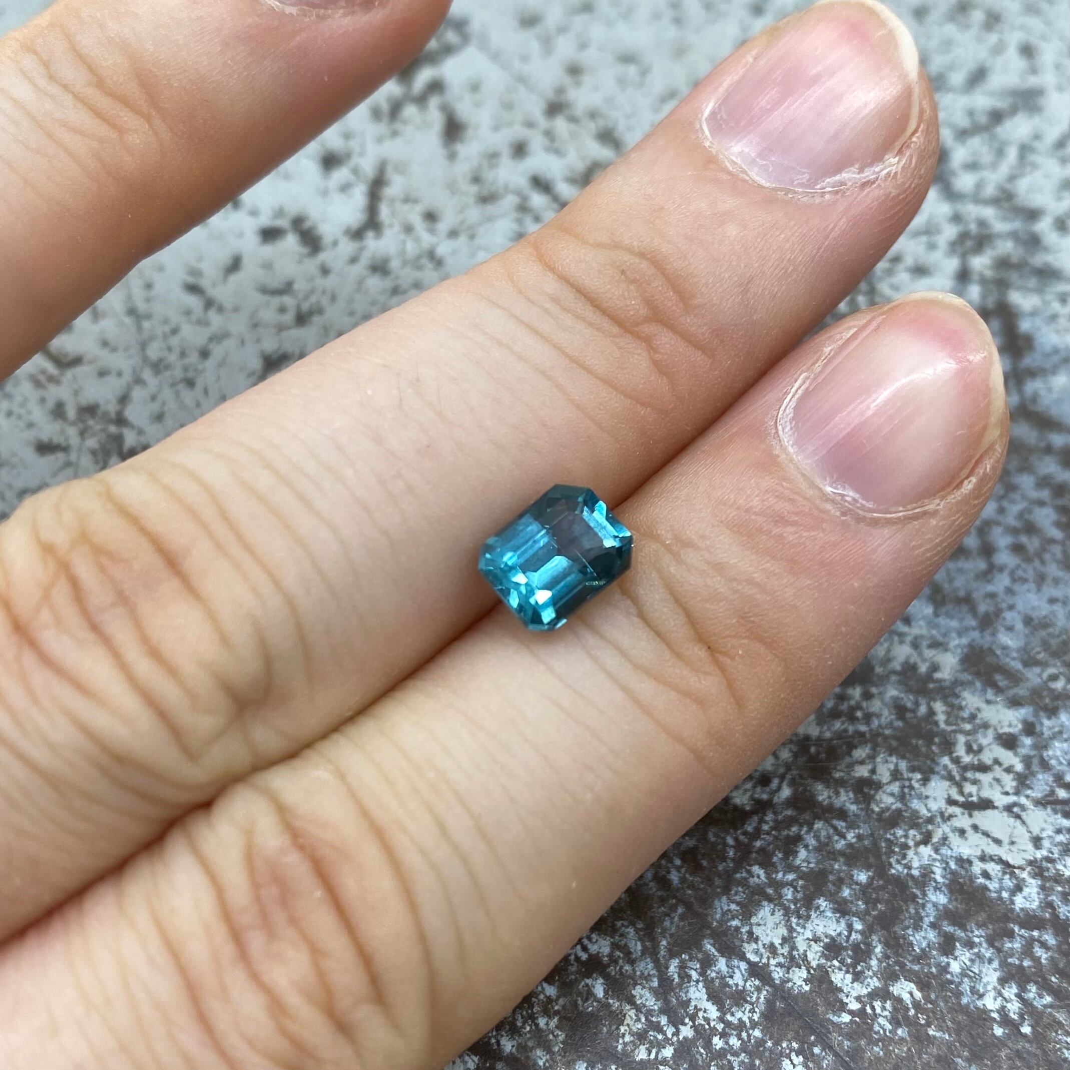 ダンディーなインディゴカラートルマリン