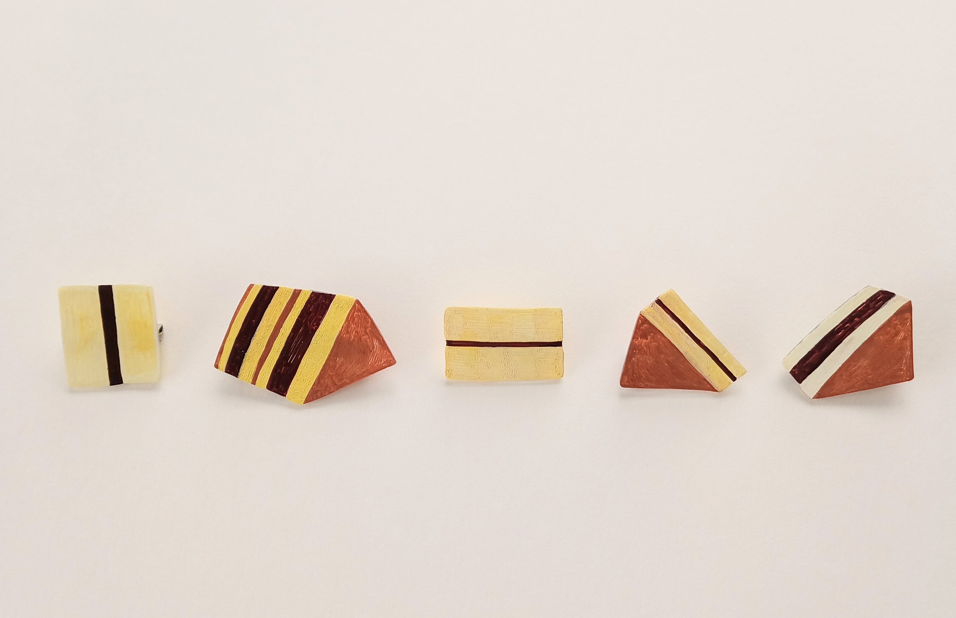 ヘンテコ ブローチ シベリア パン 菓子パン 手描き 一点もの