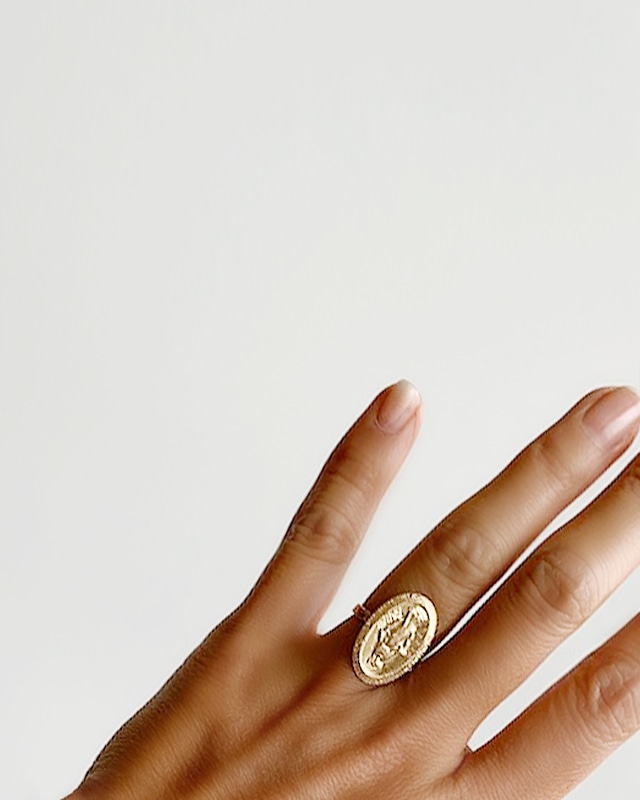 Gold oval coin ring / Mary    OBH-24